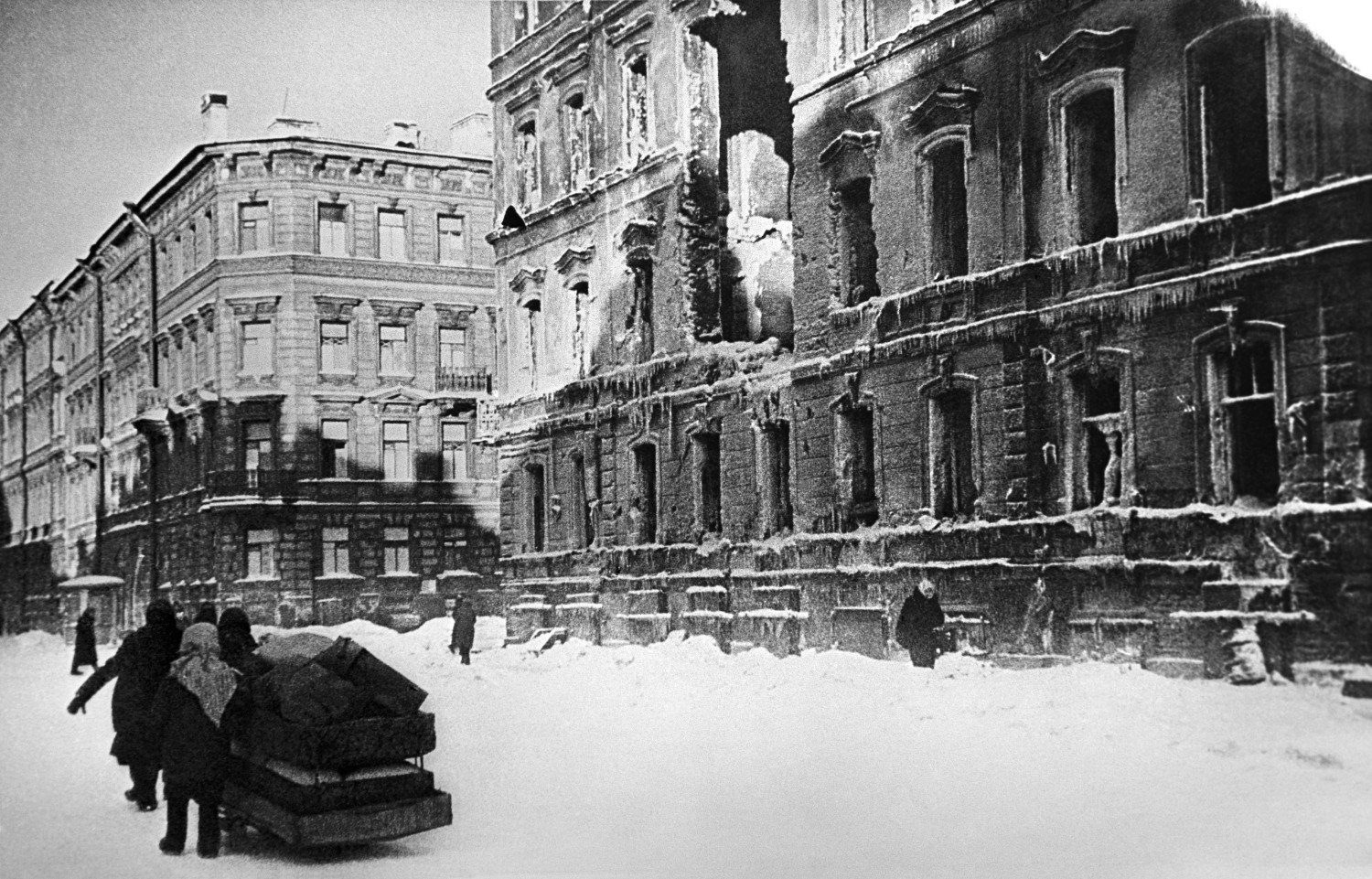 Ленинград город 1945