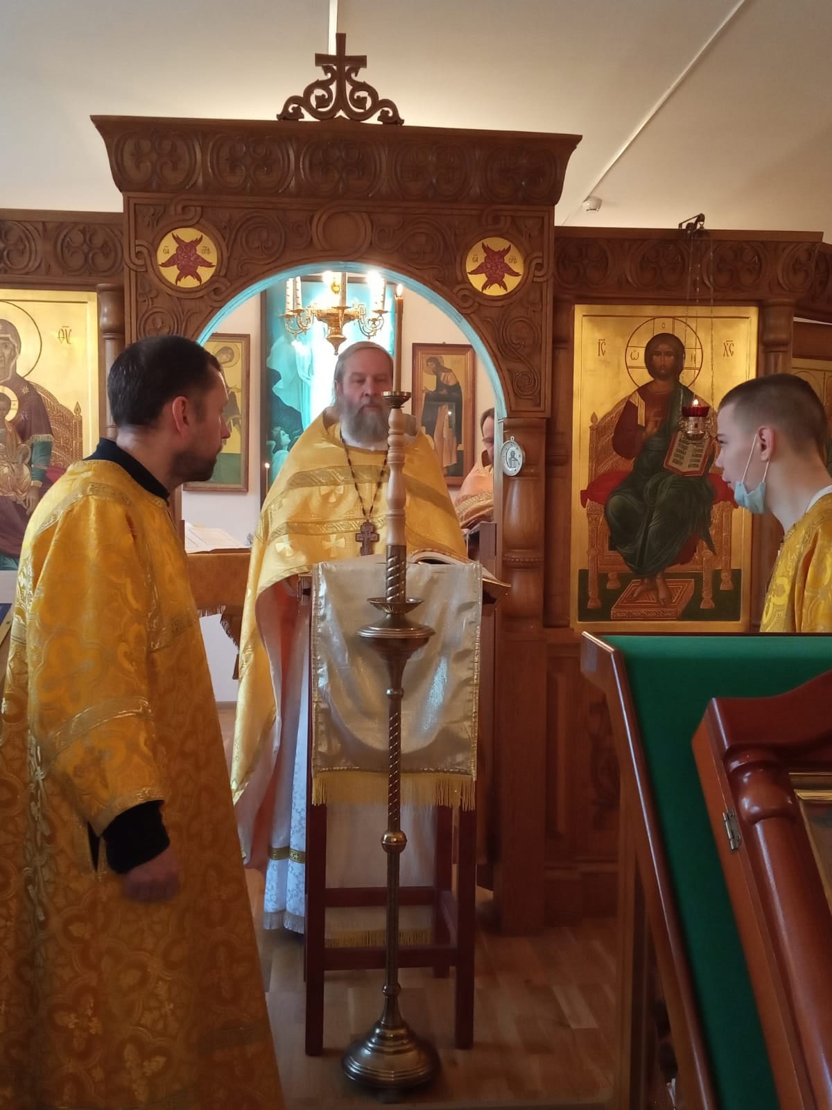 Ранняя литургия в храме святого праведного Иоанна Кронштадского при Психоневрологическом интернате N7