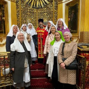 Сестричества ПокровХрам во главе с духовниками приняли участие в городской архиерейской сестринской литургии в Преображенском соборе