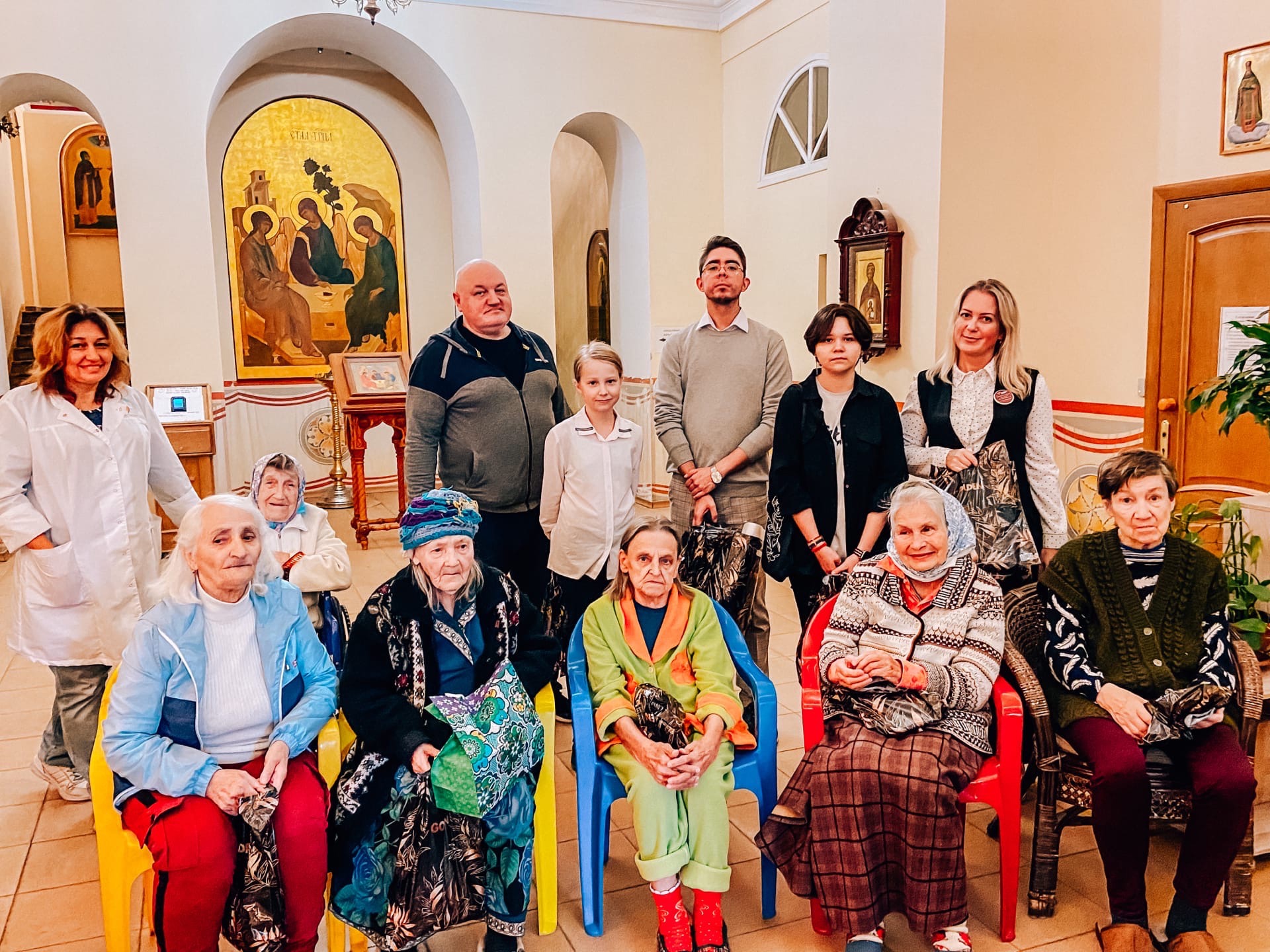 В Покровской богадельне отметили Международный День пожилых людей