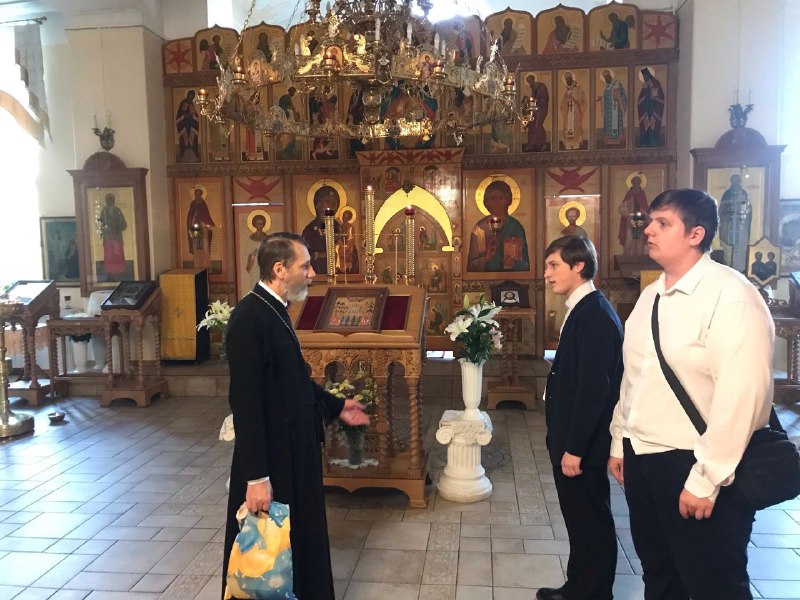 17 октября 2023 года студенты первого и второго курсов Санкт-Петербургской Духовной Академии посетили Покровскую богадельню