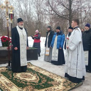 Клирики и прихожане ПокровХрам приняли участие в памятных мероприятиях на Аллее Славы