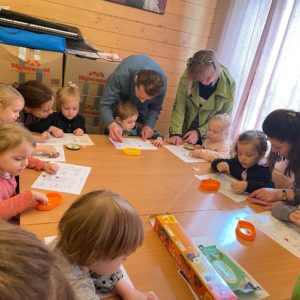 Мы набираем развивающую группу неполного дня для детей 3-5 лет