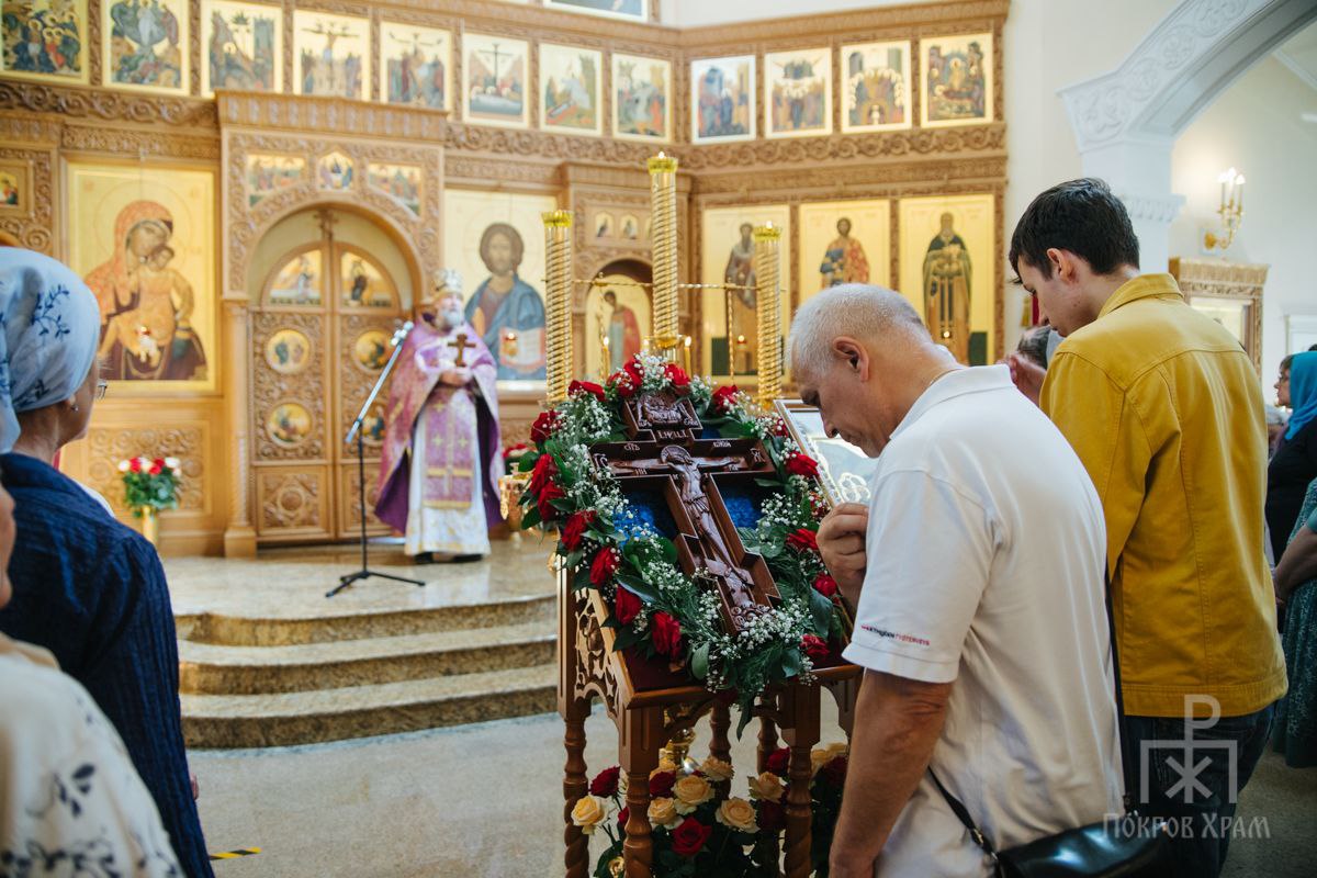 Три литургии на Крестовоздвижение состоятся в храме свт. Иоанна Милостивого