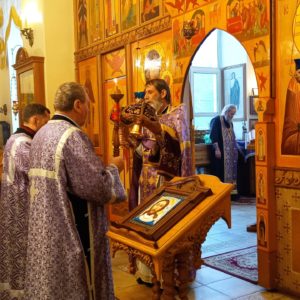 В Андреевском храме состоялась первая в церковном году сестринская литургия Любви