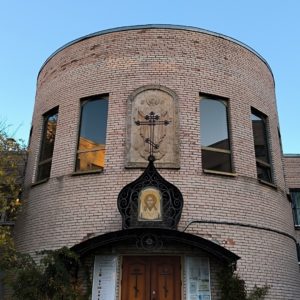 праздничная литургию в храме Покрова Божией Матери при 15 городской больнице