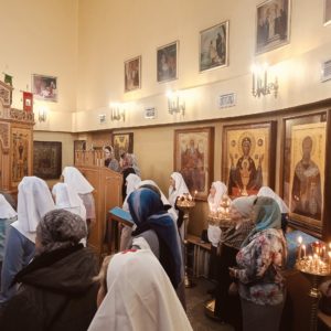 праздничная литургию в храме Покрова Божией Матери при 15 городской больнице