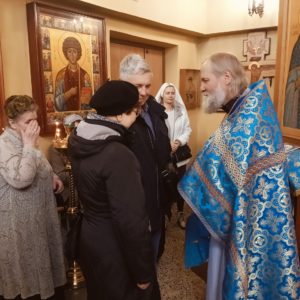 праздничная литургию в храме Покрова Божией Матери при 15 городской больнице